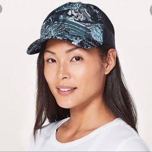 LULULEMON Dash and Splash Cap ii